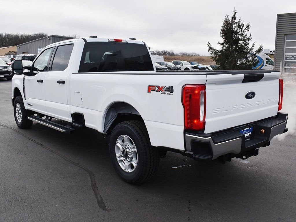 New 2025 Ford F-250 Truck Crew Cab