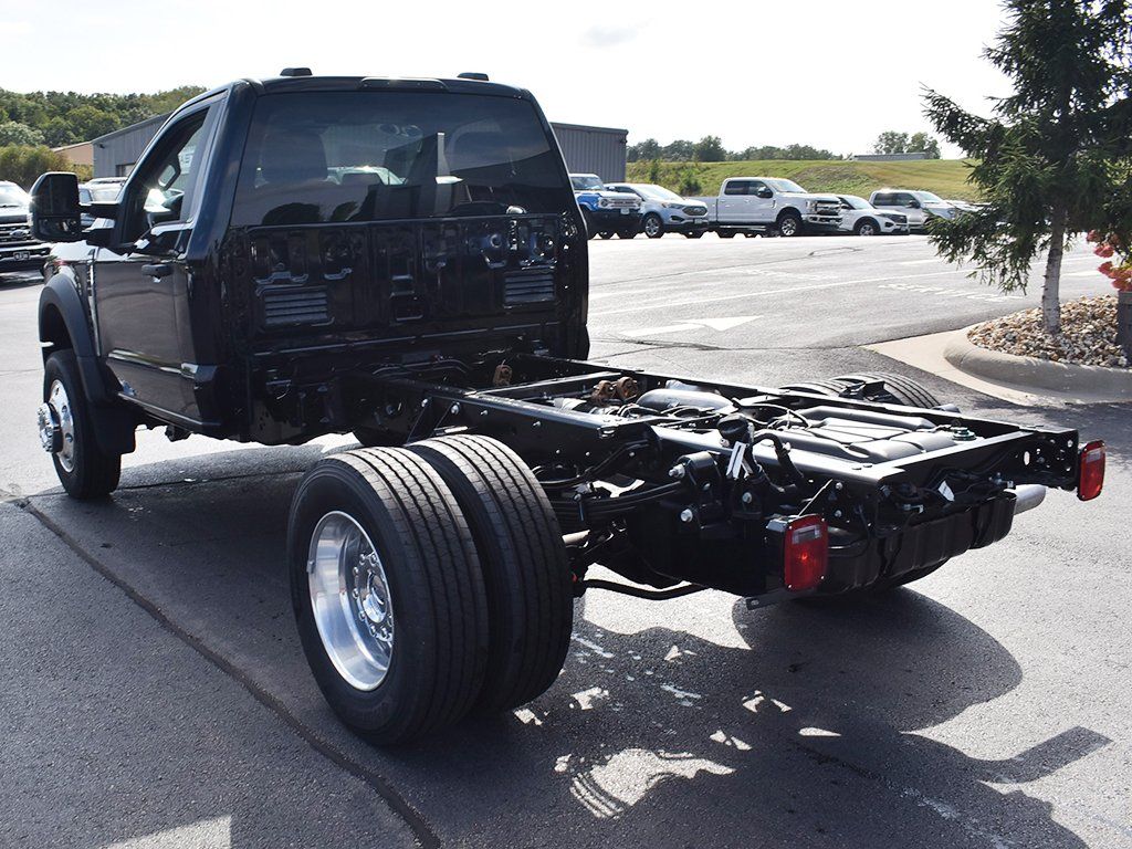 2026 Ford F-600 Super Duty Chassis Cab XLT - Photo 3