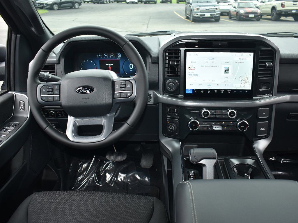2025 Ford F-150 XLT - Photo 18