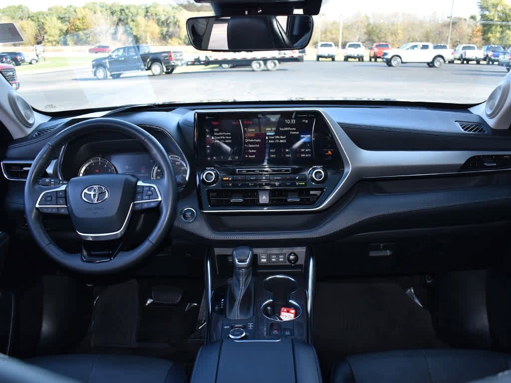 Used 2022 Toyota Highlander Platinum SUV
