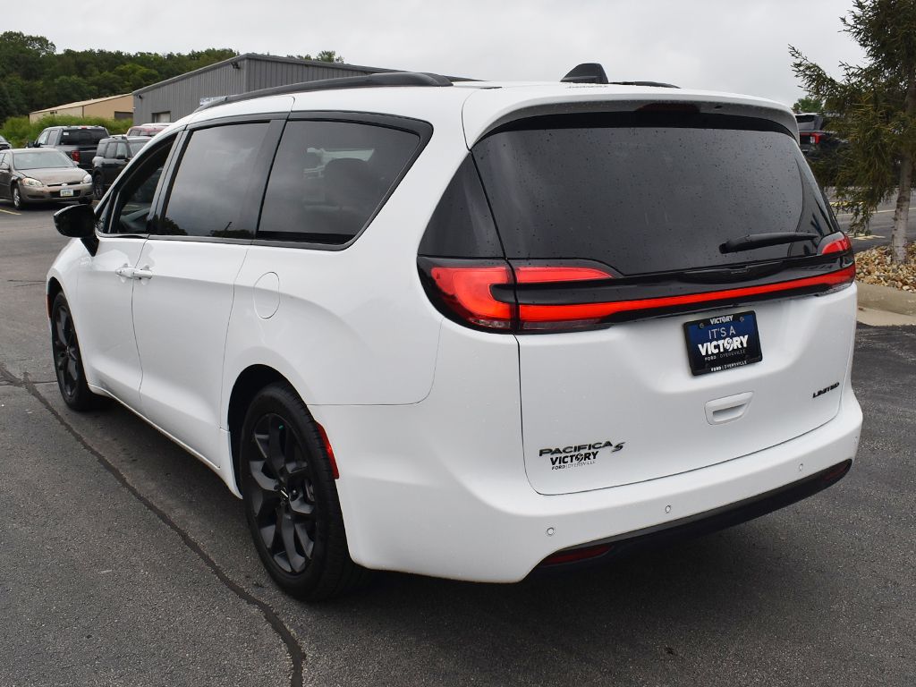 Certified 2025 Chrysler Pacifica Limited Minivan/Van