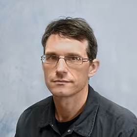 Staff member Joel Rubel from ID_2152ae