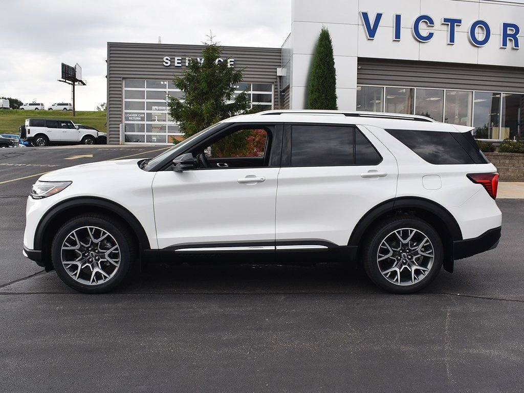 2025 Ford Explorer Platinum photo 2