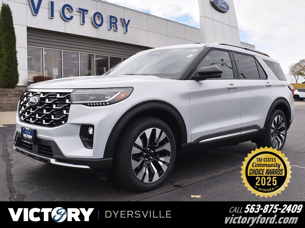 2026 Ford Explorer Platinum's photo