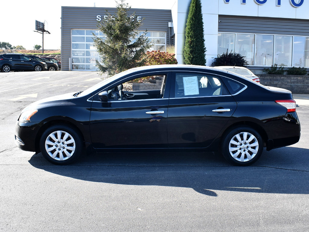 Used 2015 Nissan Sentra S with VIN 3N1AB7AP6FY262870 for sale in Dyersville, IA