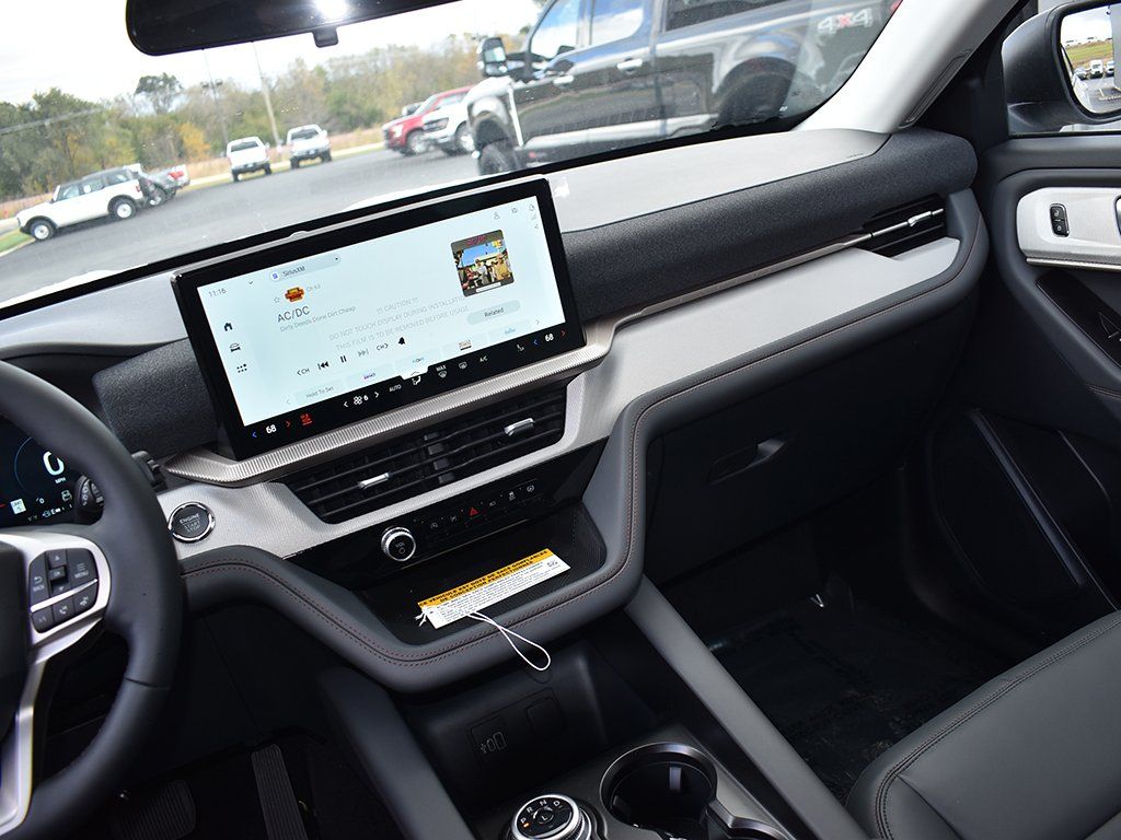 2026 Ford Explorer Active - Photo 18