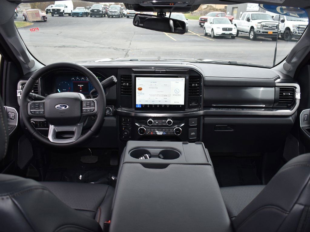 2026 Ford F-250 Lariat photo 4