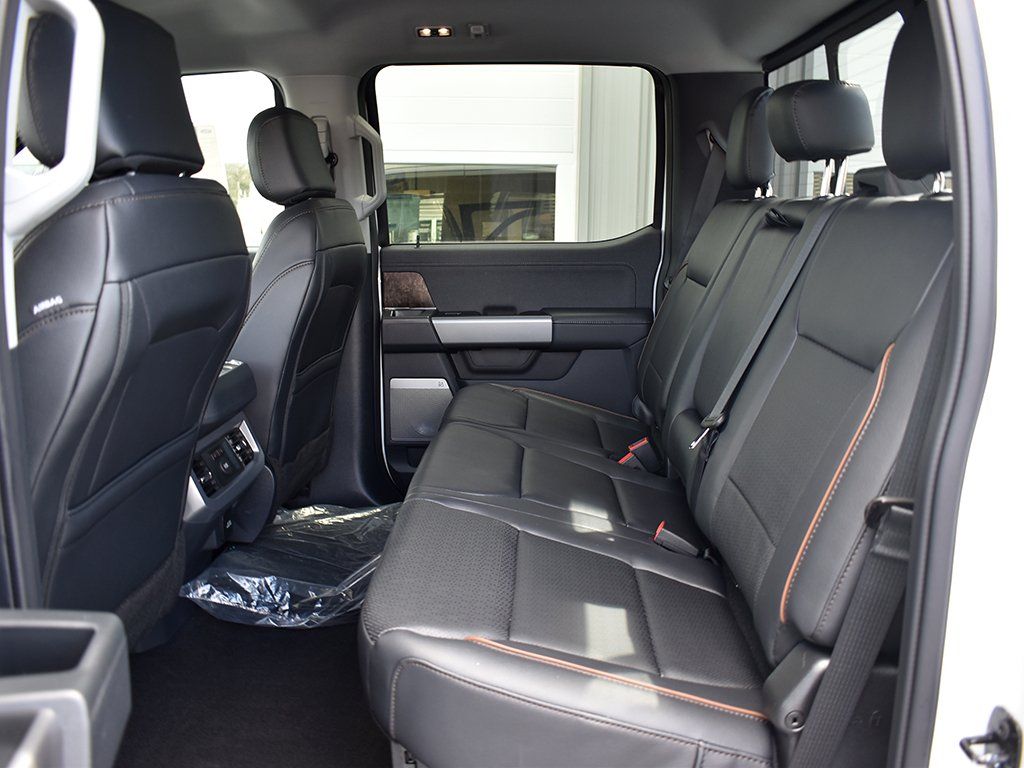2026 Ford F-350 Super Duty Lariat - Photo 6