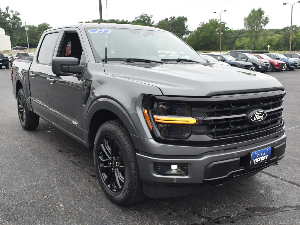 2025 Ford F-150 XLT - Photo 14