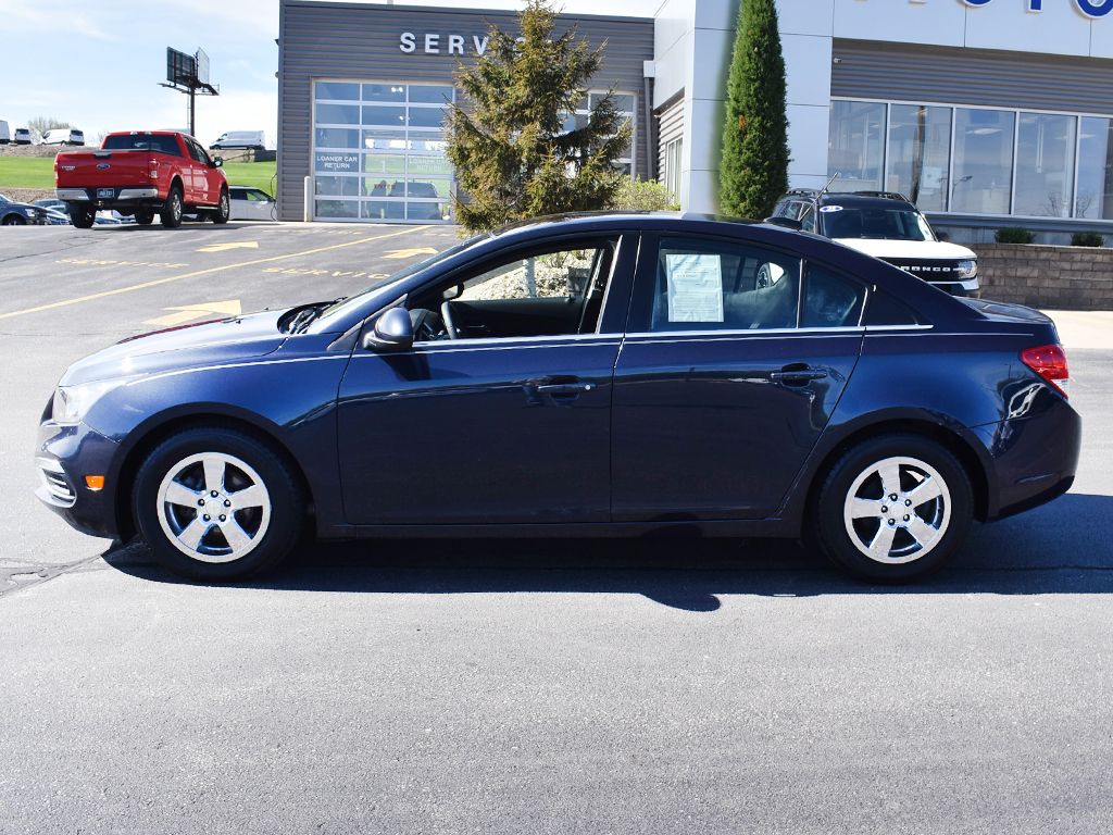 Used 2016 Chevrolet Cruze Limited 1LT with VIN 1G1PE5SBXG7141860 for sale in Dyersville, IA