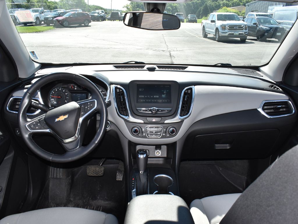 Used 2018 Chevrolet Equinox LT with VIN 2GNAXJEV4J6119938 for sale in Dyersville, IA
