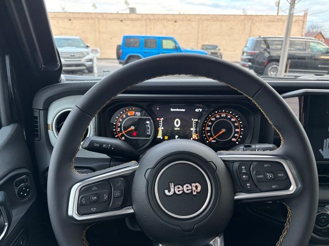 2025 Jeep Wrangler 4-Door Sahara - Photo 14