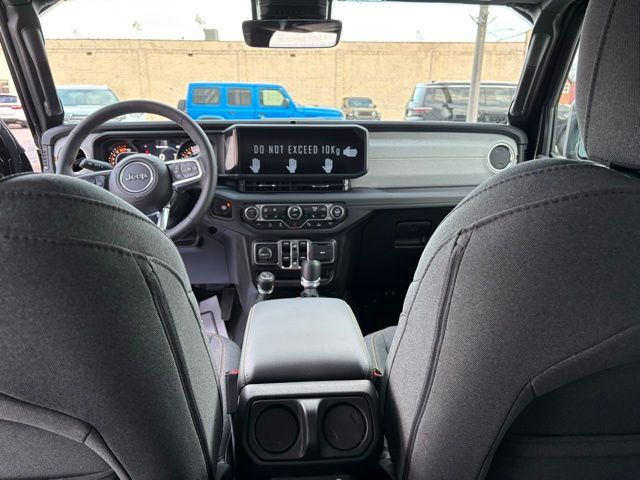 2025 Jeep Wrangler 4-Door Sahara - Photo 22