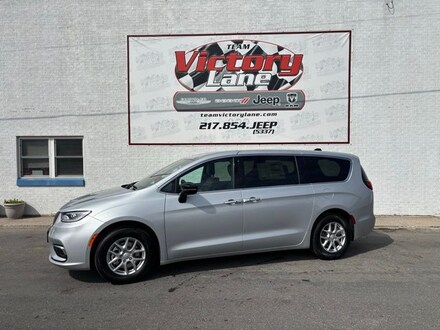 2026 Chrysler Pacifica SELECT Passenger Van