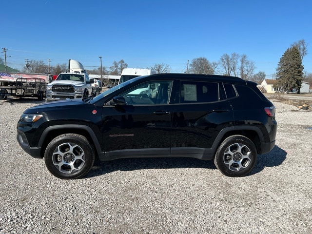 Used 2022 Jeep Compass Trailhawk with VIN 3C4NJDDB5NT199305 for sale in Carlinville, IL