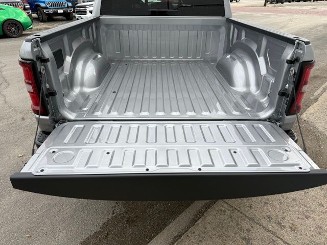 2026 RAM 1500 Warlock - Photo 9