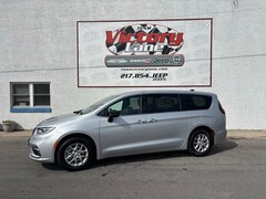 2026 Chrysler Pacifica SELECT Passenger Van