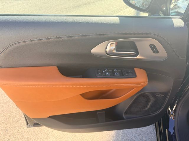 2026 Chrysler Pacifica Pinnacle - Photo 12