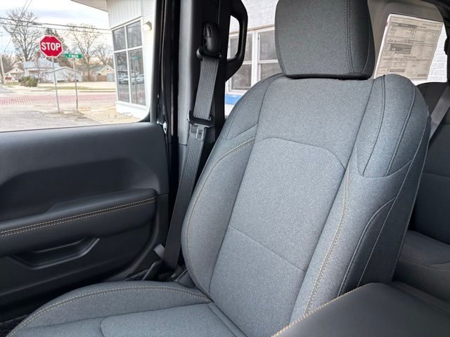2025 Jeep Wrangler 4-Door Sahara - Photo 19