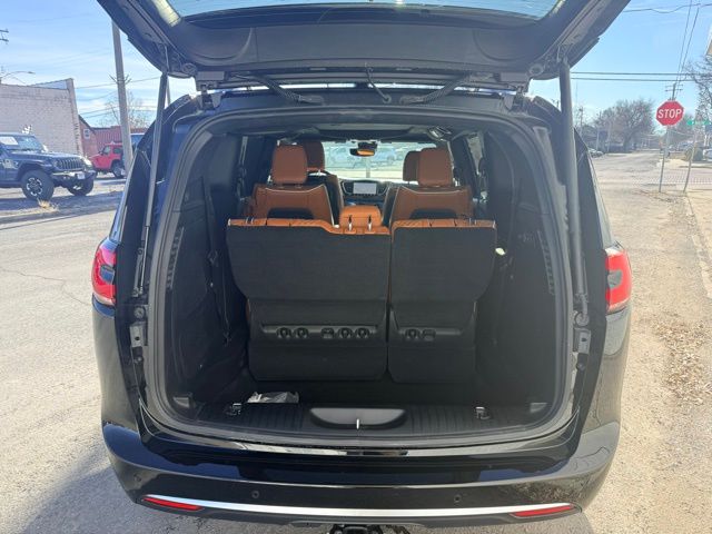 2026 Chrysler Pacifica Pinnacle - Photo 7