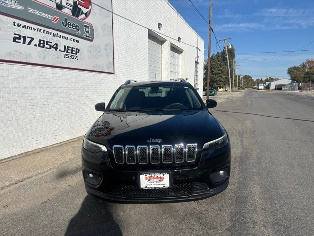 Used 2019 Jeep Cherokee Latitude with VIN 1C4PJLCX1KD404121 for sale in Carlinville, IL