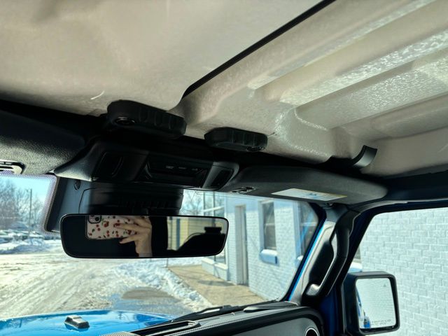 2025 Jeep Wrangler 4-Door Sahara - Photo 23