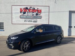 2026 Chrysler Pacifica PINNACLE Passenger Van