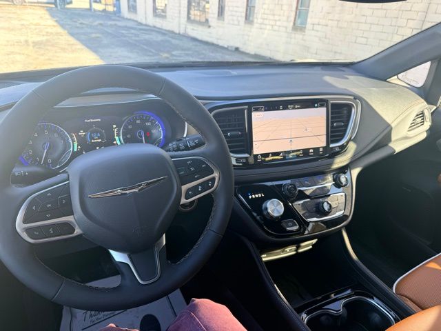 2026 Chrysler Pacifica Pinnacle - Photo 18