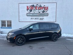 2026 Chrysler Pacifica LIMITED Passenger Van