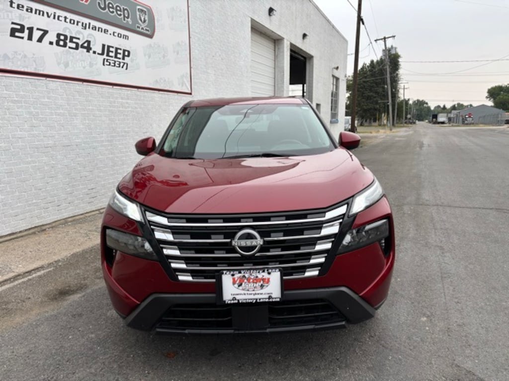 Used 2024 Nissan Rogue SV SUV