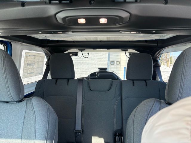 2025 Jeep Wrangler 4-Door Sahara - Photo 22