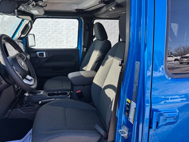 2025 Jeep Wrangler 4-Door Sahara - Photo 10