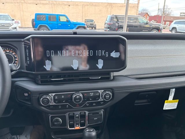 2025 Jeep Wrangler 4-Door Sahara - Photo 16