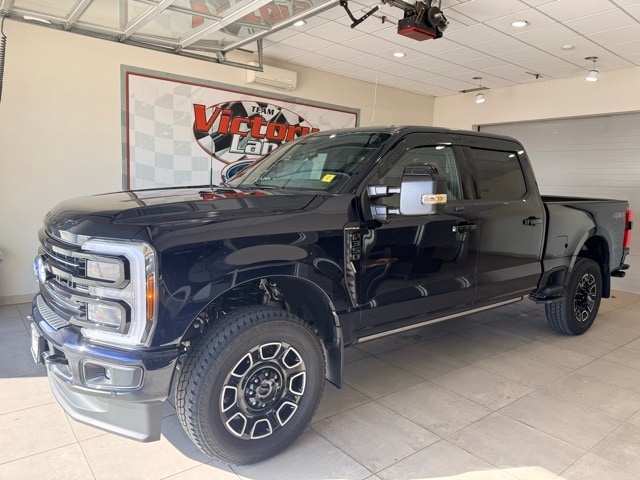 2025 Ford F-350 Super Duty Platinum's photo