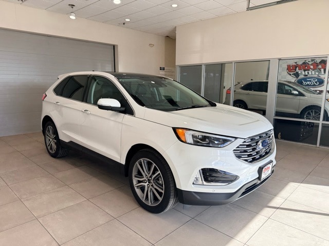 2024 Ford Edge Titanium photo 3