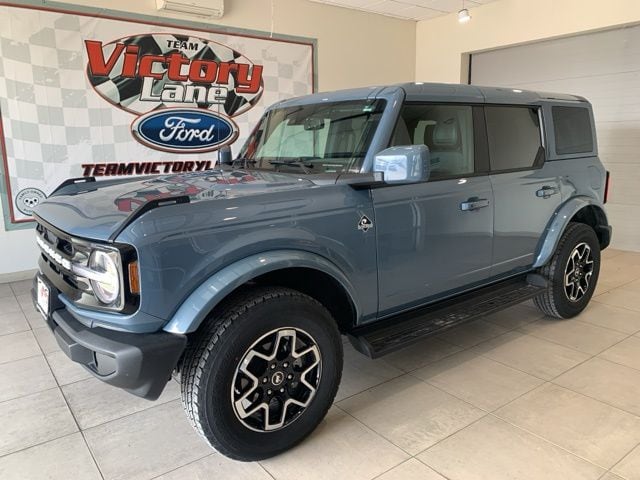 2025 Ford Bronco Outer Banks 4-Door 4WD