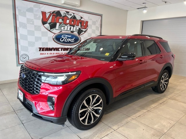 2025 Ford Explorer ST-LINE's photo