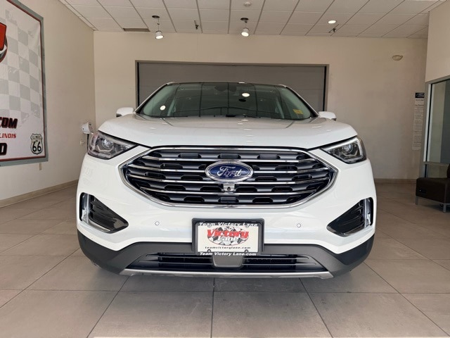 2024 Ford Edge Titanium photo 2