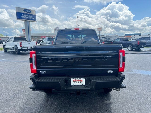 2025 Ford F-350 Platinum photo 4