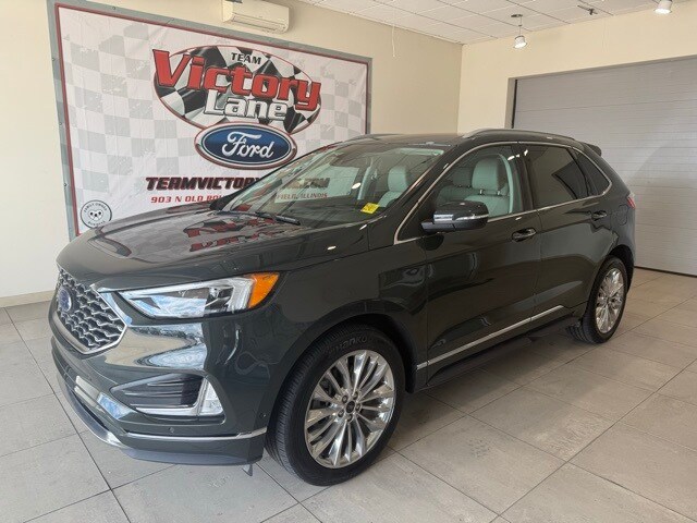 2024 Ford Edge Titanium photo 2