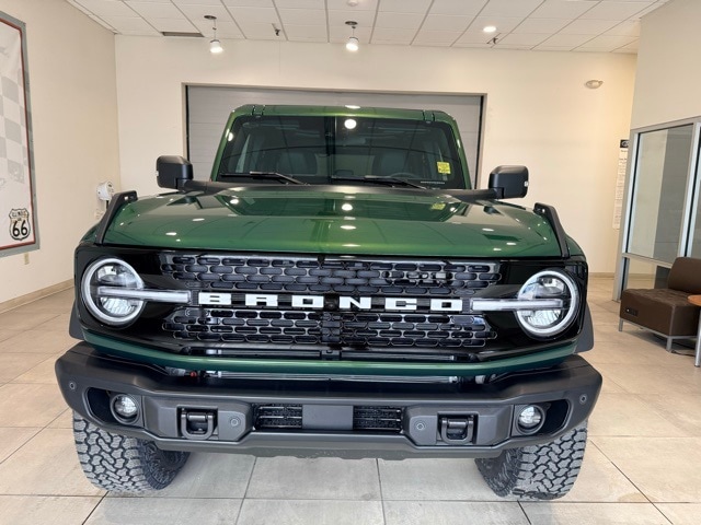 2025 Ford Bronco Badlands photo 2