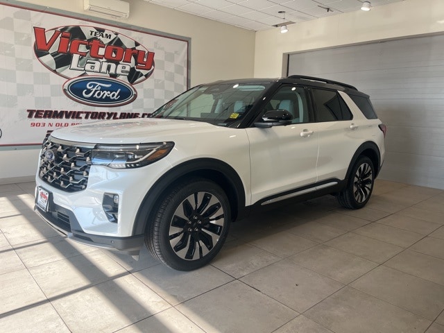 2025 Ford Explorer Platinum's photo