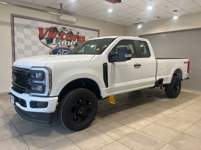 2026 Ford F-350 Super Duty XL's photo