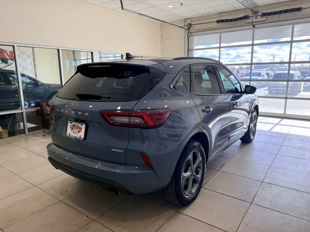 2024 Ford Escape ST-Line photo 4