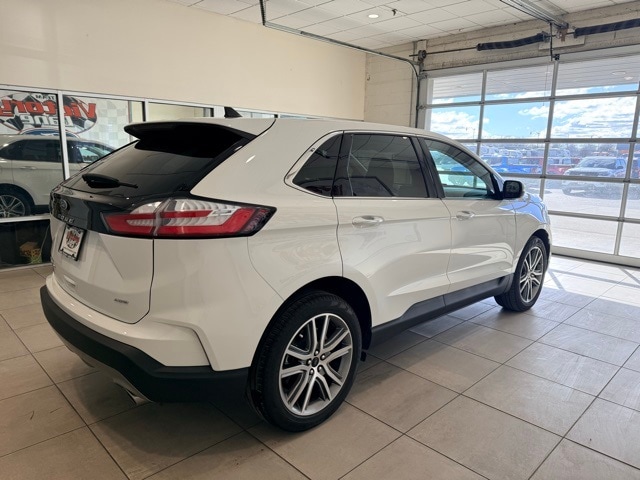 2024 Ford Edge Titanium photo 4