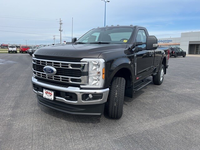 2025 Ford F-250 XLT photo 3