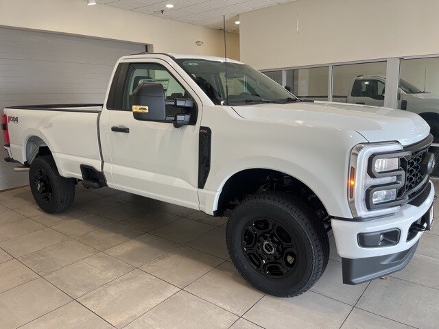 2025 Ford F-350 XLT photo 4