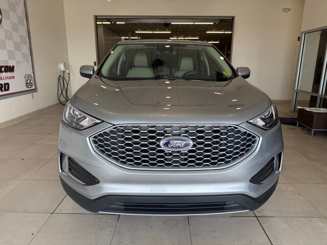 2024 Ford Edge SEL photo 3