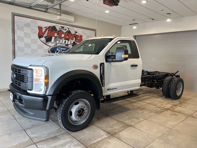 2026 Ford F-550 Super Duty Chassis Cab XL's photo