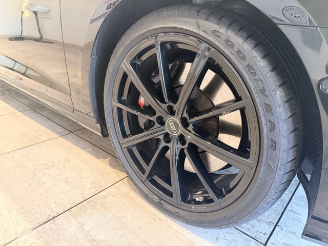 2023 Audi S8 4.0T photo 2